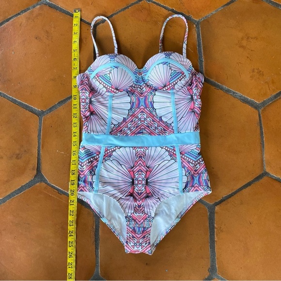 MODCLOTH High Dive Art Deco Women's One Piece Swimsuit Size Small S Beach - Picture 6 of 6